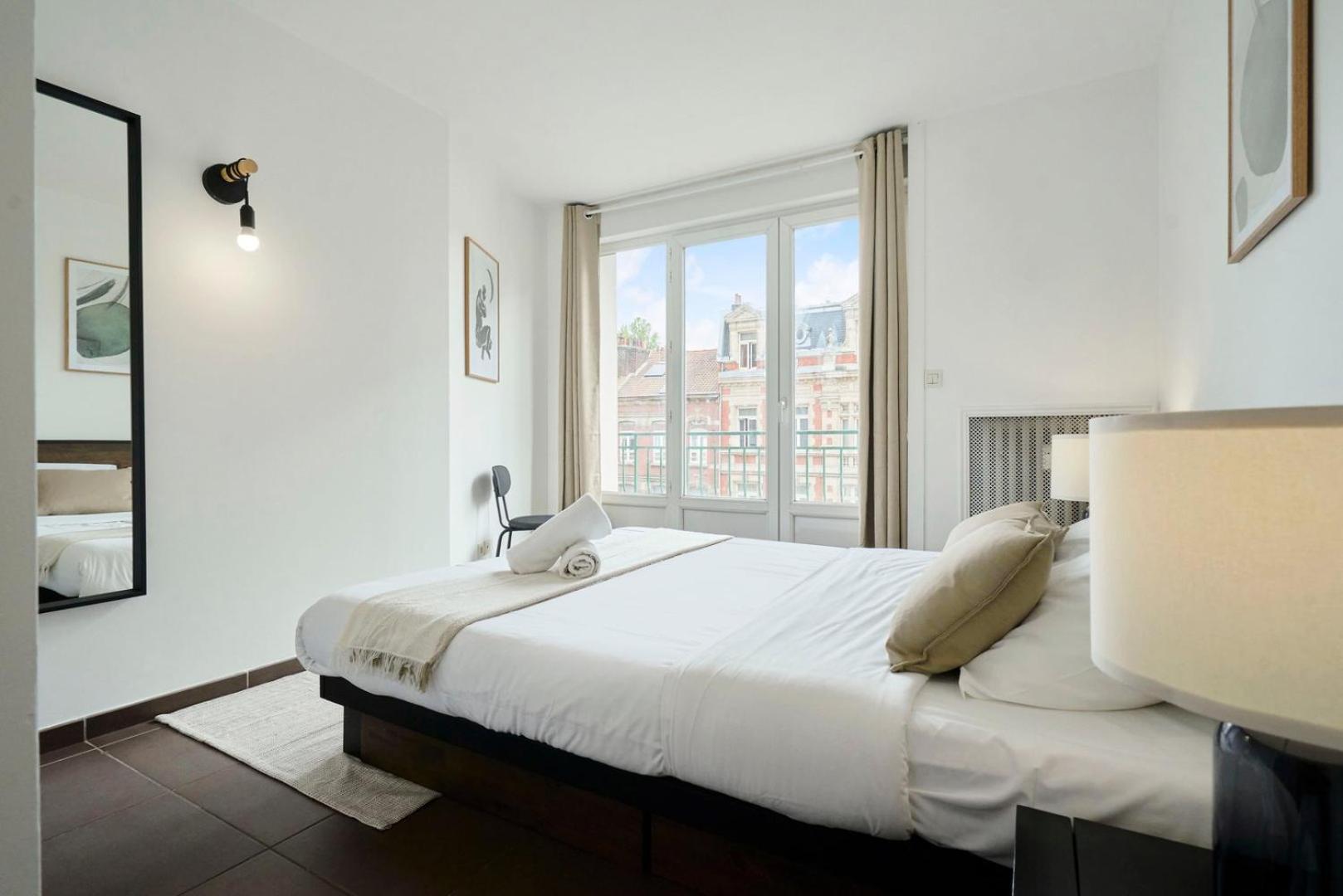 Hypercentre Two Bedrooms 70m2 Apartment *